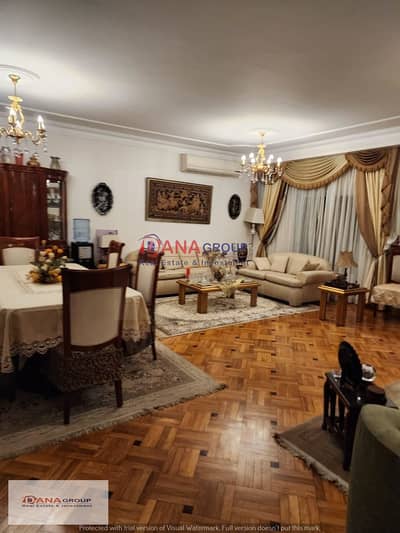 متاح للبيع   فيلا توين / كمبوند الكرمه 1 Townhouse.   متشطب و مفروش بالكامل. التشطيب سوبر لوكس ارضيات الاستقبال خشب باركية مسمار آرو  مساحة كامل الا