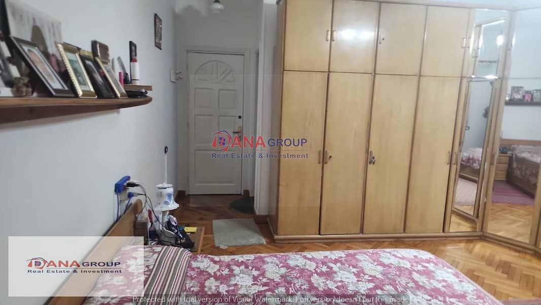 متاح للبيع   فيلا توين / كمبوند الكرمه 1 Townhouse.   متشطب و مفروش بالكامل. التشطيب سوبر لوكس ارضيات الاستقبال خشب باركية مسمار آرو  مساحة كامل الا 2