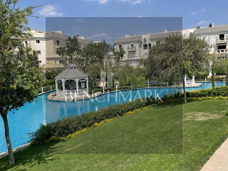 Villa with garden with private roof for sale, immediate delivery, with a distinctive view, near the Shooting Club and minutes from Juhayna Square 5