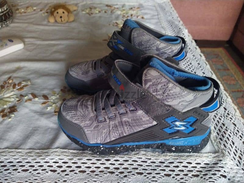 sketchers مقاس 31 0