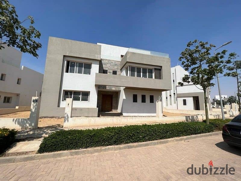 Ready to move modern villa corner sea view for sale in Hyde Park 3