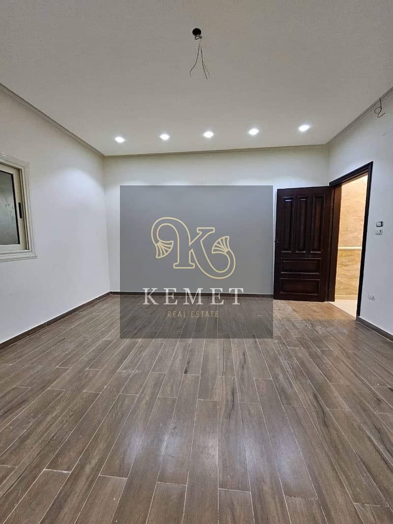 Apartment for sale, ready to move, area 185 square feet, fully finished, prime location in West Arabella and near West Golf in the Fifth Settlement. 5