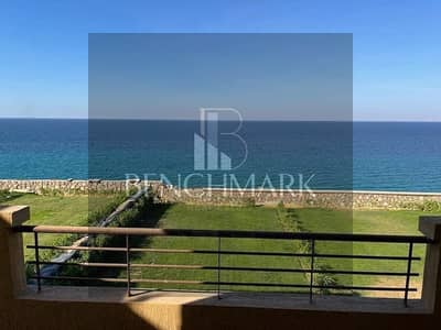 Chalet with garden for sale, high super luxury (immediate delivery), with full sea view, near Porto Sokhna