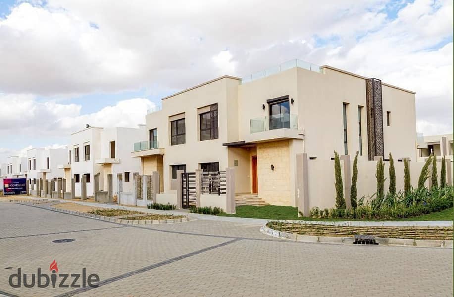 "Townhouse in a prime location on the same street as Hyper One in Sheikh Zayed. " 4