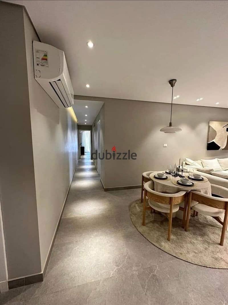 "Townhouse in a prime location on the same street as Hyper One in Sheikh Zayed. " 16