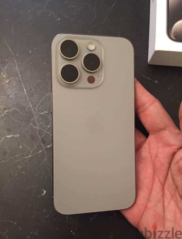 IPhone 15 pro للبدل 1