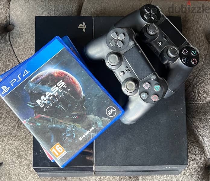 Playstation 4 (good as new) 1