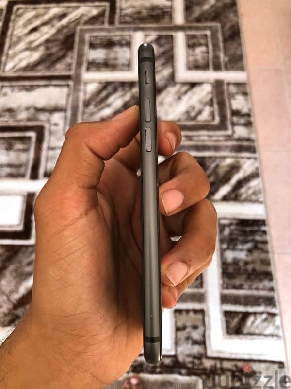 IPhone 8 (64GB) Balck 6