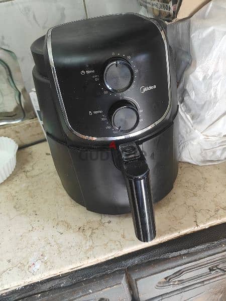 Midea - Air Fryer - 4L  Black 4