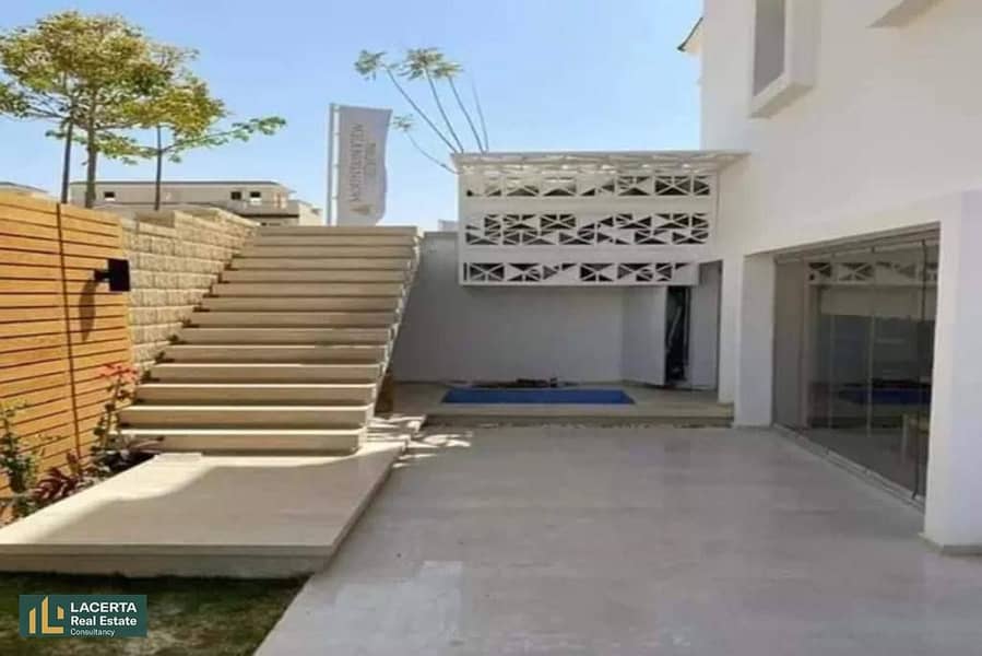 Town house with garden and roof with an amazing view  in kingsway Mountain View in 6 of October near Al khamayl compound and palm hills 3