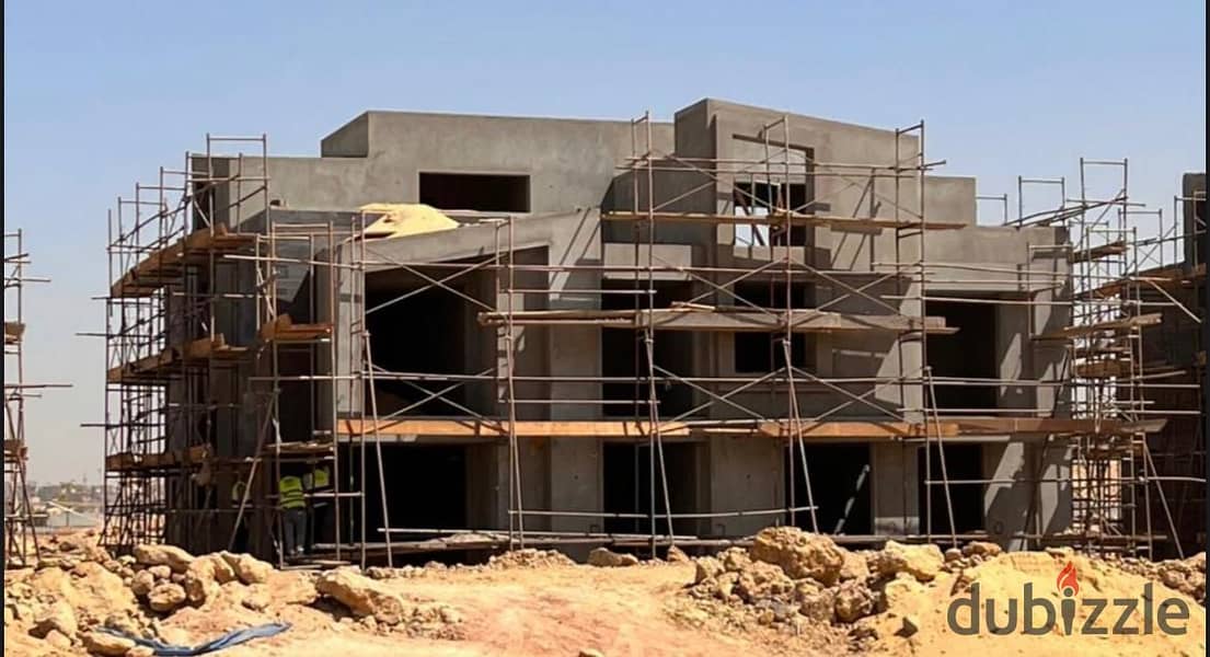 Own a 3-story villa with installments over 8 years in a prime location directly on Waslet Dahshour. 8