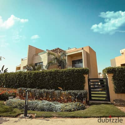 View and move in immediately to a 450 sqm villa with an installment plan in a prime location in Sheikh Zayed from JOYA.