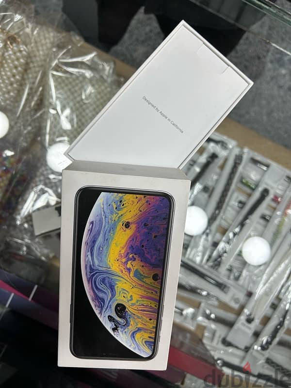 i phone xs  حاله نضيفه جدا 2