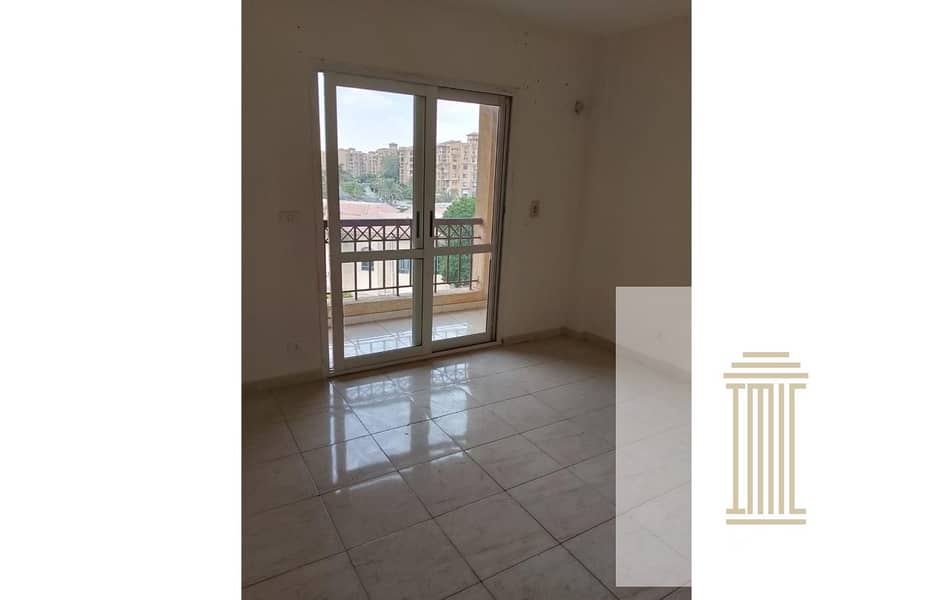 Apartment for sale in a prime location in Madinaty, with open garden view and services, area of ​​137 meters 1