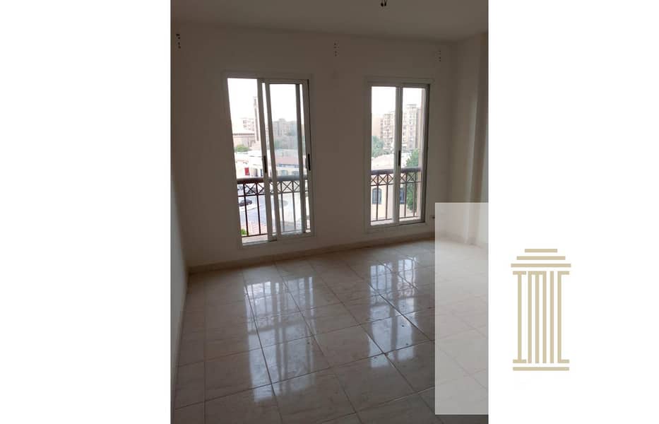 Apartment for sale in a prime location in Madinaty, with open garden view and services, area of ​​137 meters 6