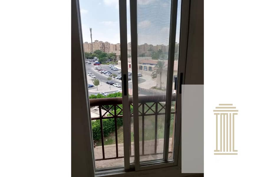 Apartment for sale in a prime location in Madinaty, with open garden view and services, area of ​​137 meters 7