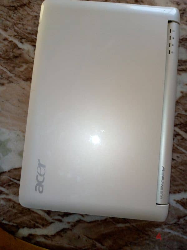 ميني لاب توب ماركة acer ASPIRE 1ONE 3