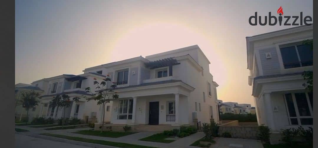 A townhouse in the heart of Sheikh Zayed City in the Mountain View 4 compound, located in one of the most vibrant areas. 2