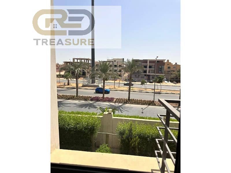 semi furnished Apartment for sale in Fifth Square 3