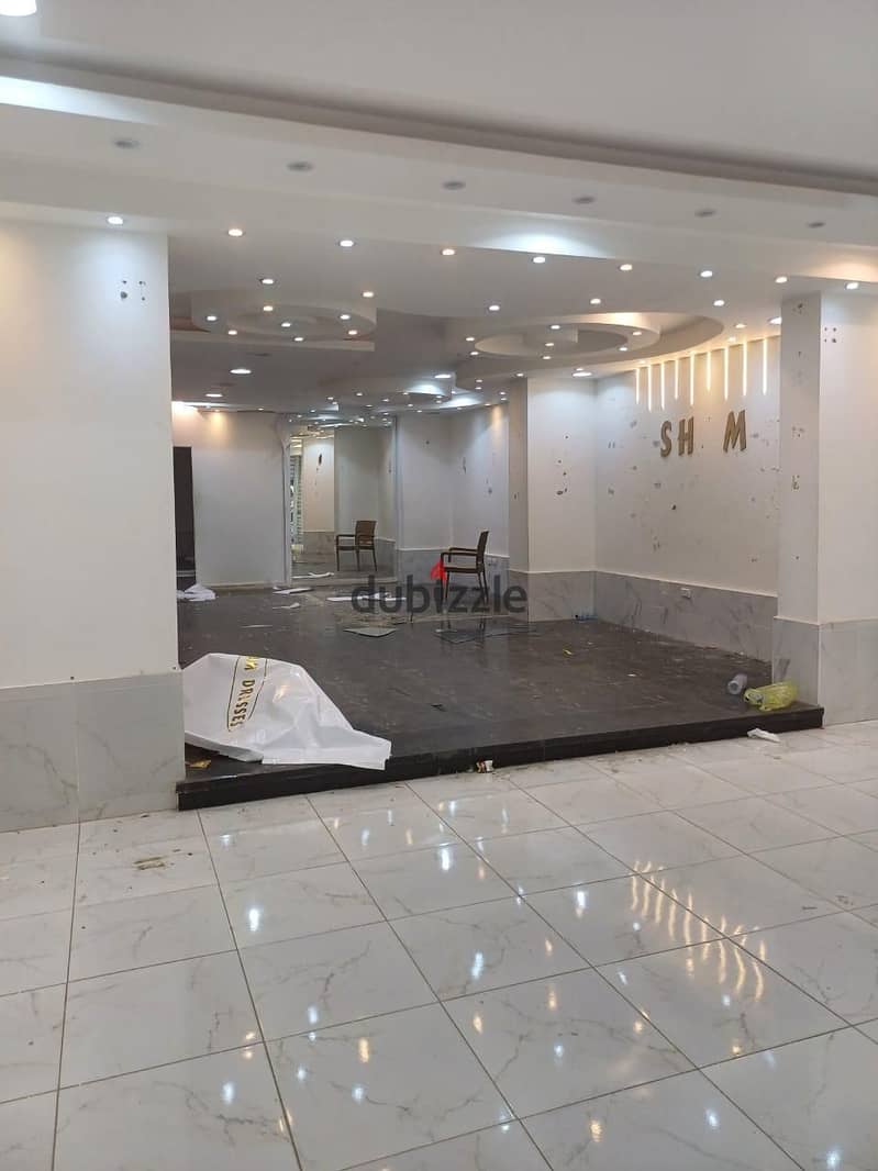 Shop for rent 160m finished and licensed in Hassanein Heikal Abbas Al Akkad 2