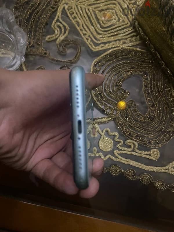 iPhone 11للبدل بي xiaomi قوي 4