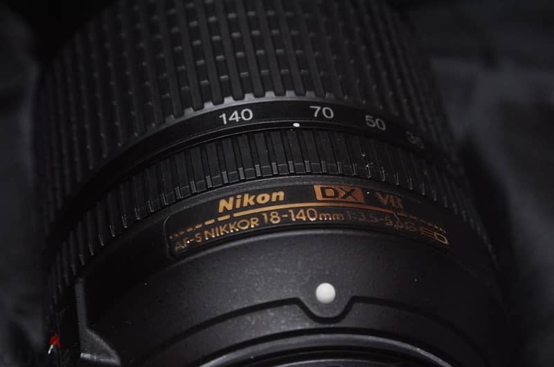 Nikon lens 18/140 0