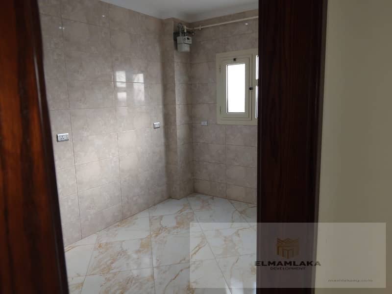 "First-floor apartment for rent in the 7th District of Sheikh Zayed. 4