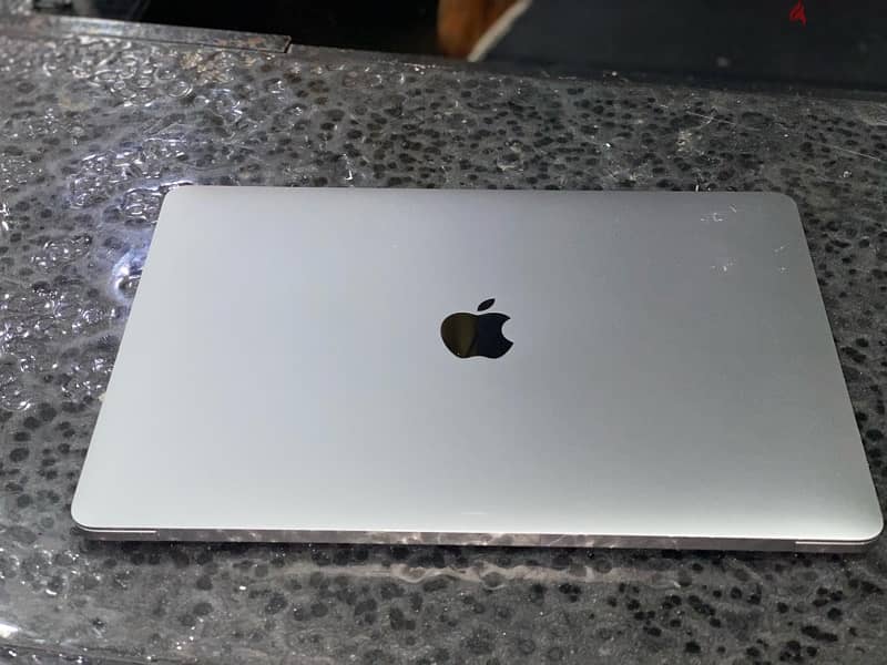 MacBook pro m2 2022 3