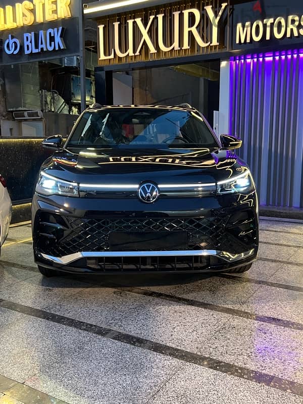 Volkswagen Tiguan R line 2024 1