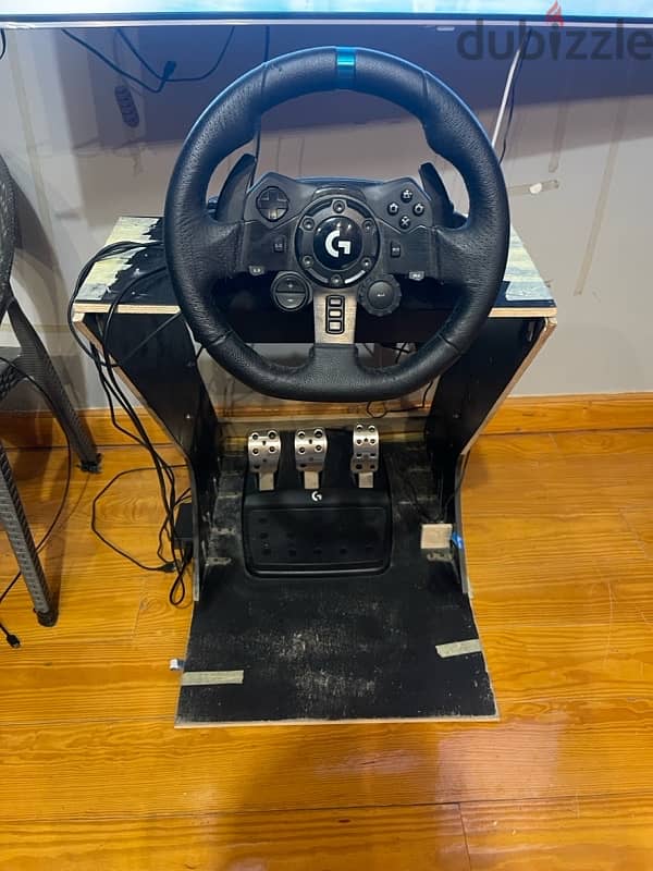 PS5 SLIM USED 1 MONTH with LOGITECH STEERING WHEEL 3