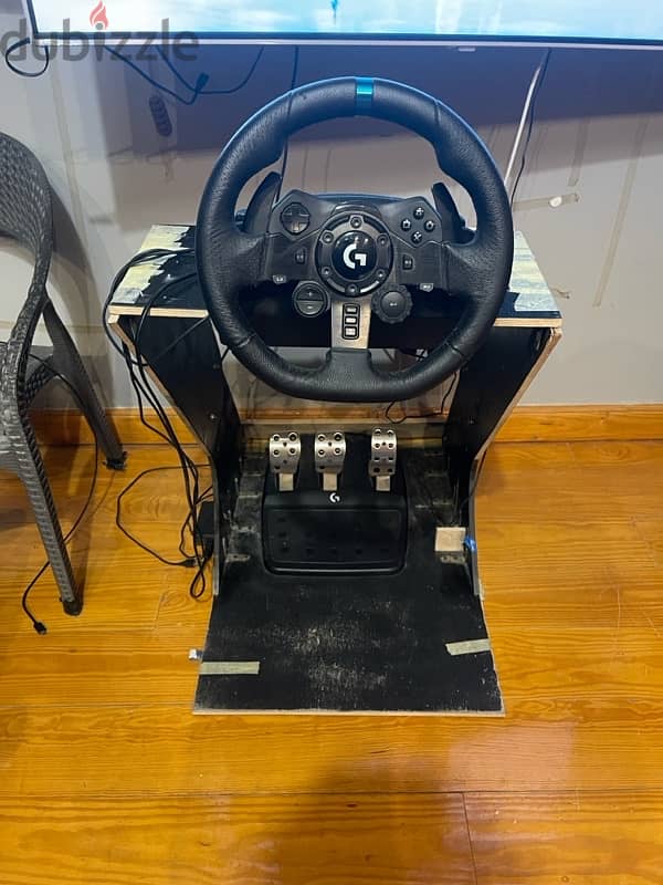 PS5 SLIM USED 1 MONTH with LOGITECH STEERING WHEEL 4