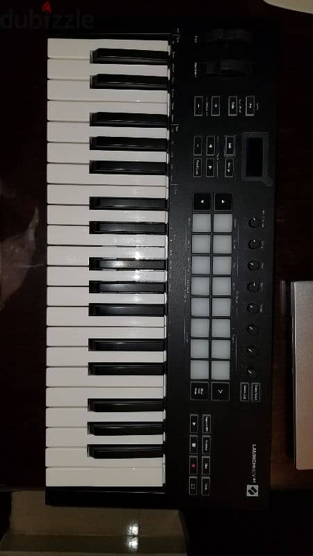 Novation launchkey 37 - MK3 , midi keyboard / controller 1