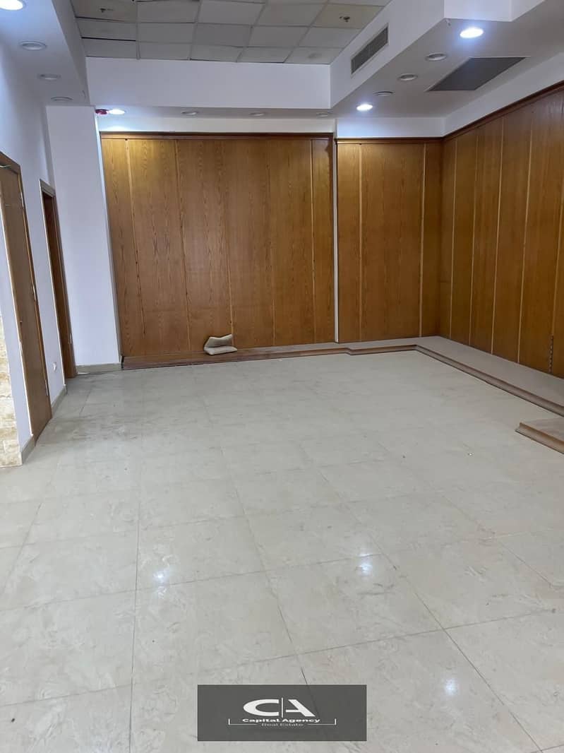 Shop for rent 250 m for rent finished and with air conditioners ground floor on the southern Teseen Street directly in the Fifth Settlement 1