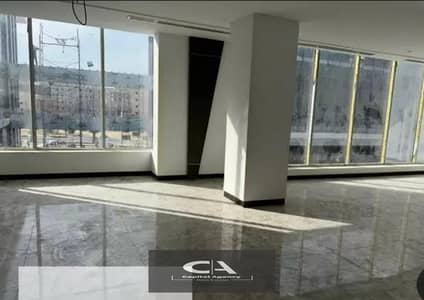 Administrative office for rent 168 m for a shot on Rd. 90 North directly in a distinctive administrative building in the Fifth Settlement