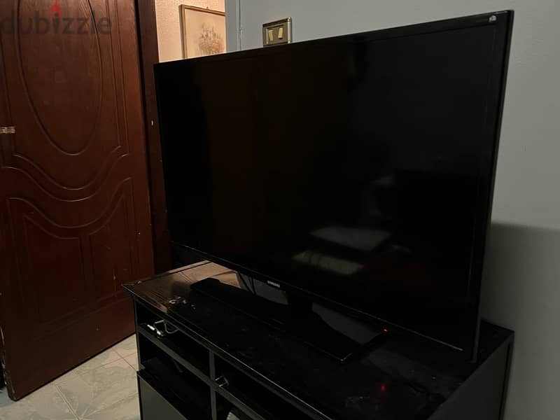 *SAMSUNG* TV  40” 2