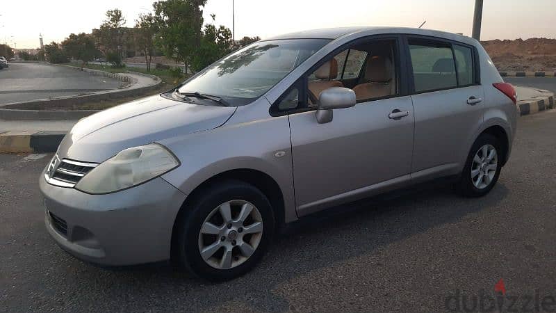 Nissan Tiida 2010 5