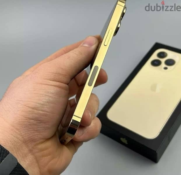 Iphone 13 pro gold  وتربروف ومعاه حاجته كلها 1