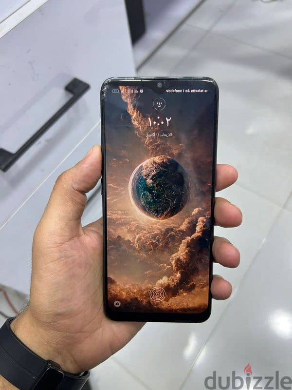 oppo reno 3 8 rem 128 GiGa بالعلبة 3