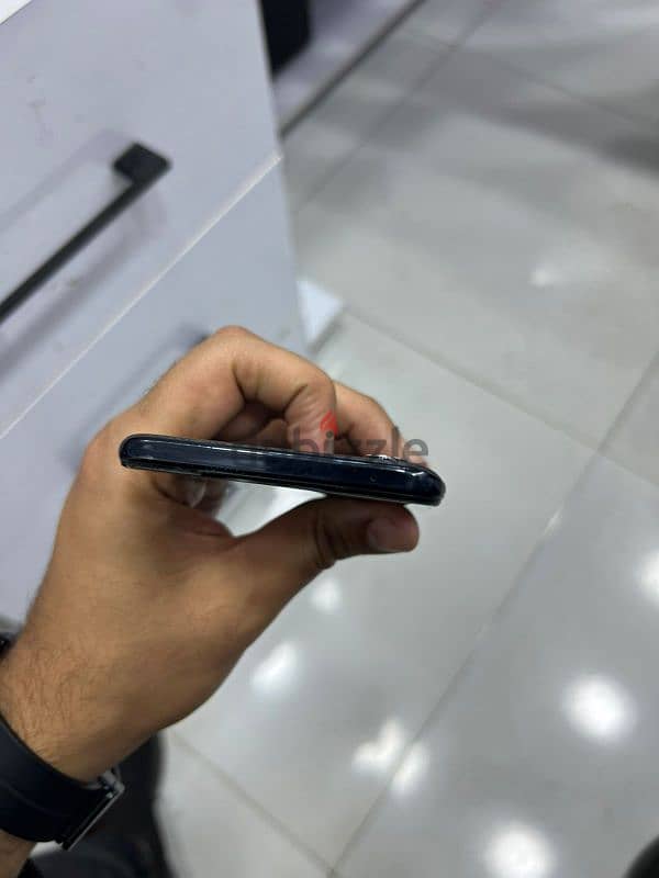 oppo reno 3 8 rem 128 GiGa بالعلبة 6