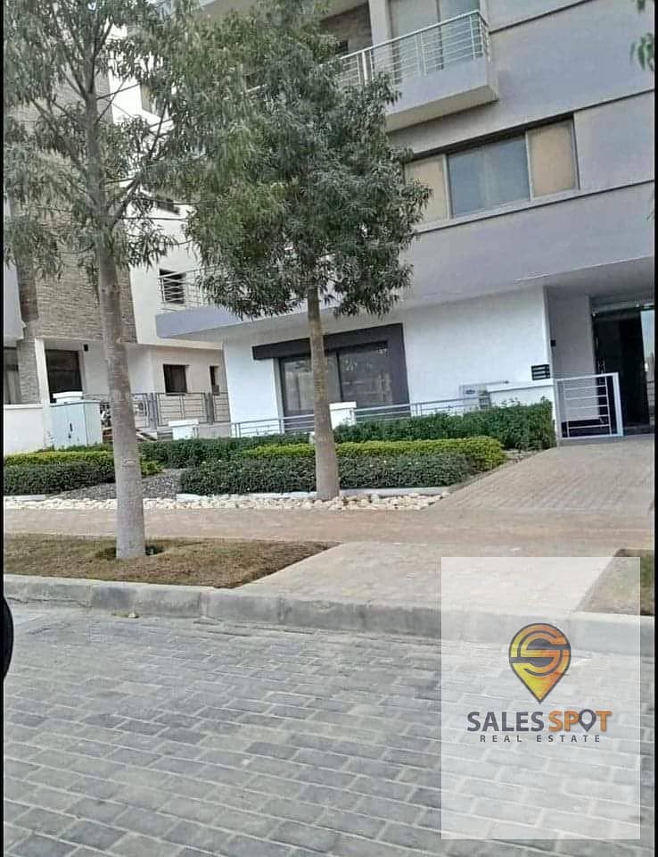 With a discount of (2 million 600 thousand) Studio 81m for sale studio open view in Taj City Compound in front of Cairo Airport 3