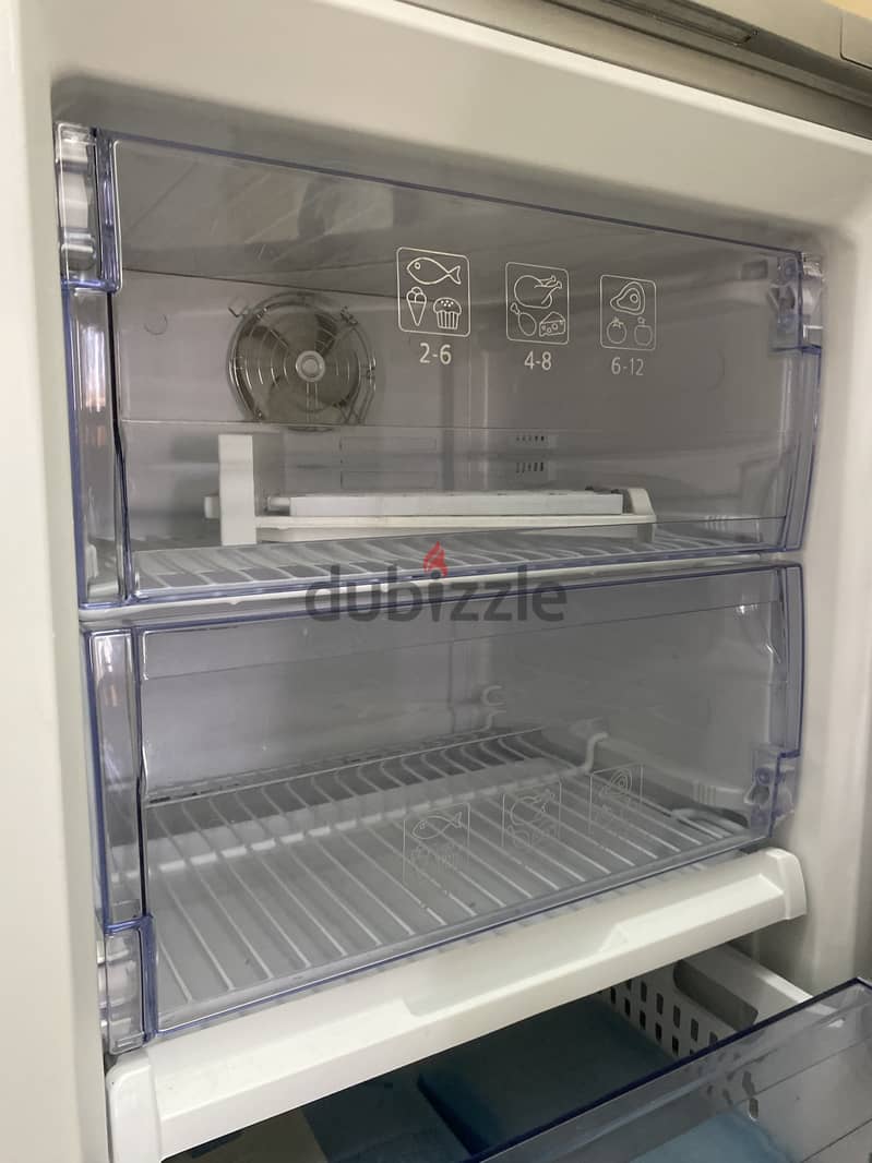 Deep freezer beko 1