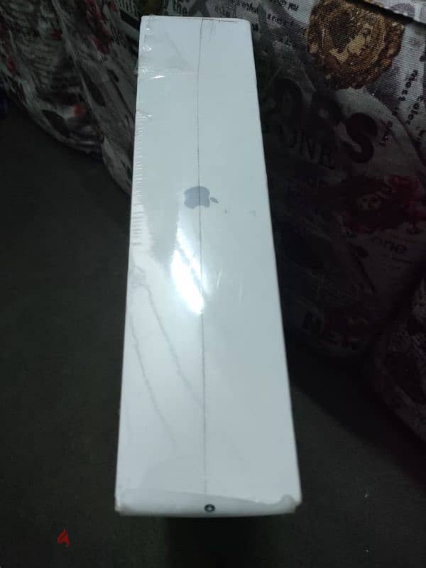 MacBook Pro M1 pro 14 inch Hard 1 Tera Sealed 0