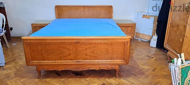 Vintage classic bedrom for quick sale