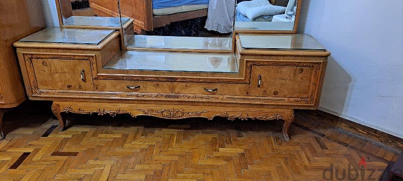 Vintage classic bedrom for quick sale 3