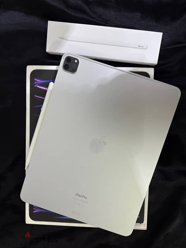 iPad Pro 12.9 m2 wifi 256 $ pencil 2 (بيع او بدل ) 2