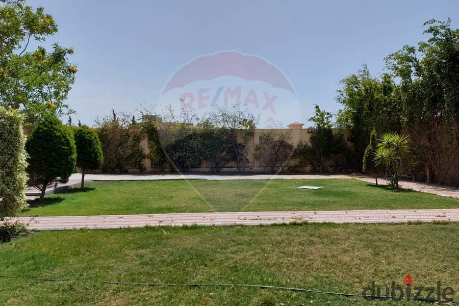 Standalone villa for sale 900 m King Mariout (El Kafoury St. ) 2