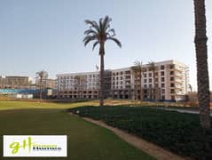 Apartment for sale in a prime location overlooking the golf course at an amazing price, with an area of ​​152 square meters, ready for delivery 0