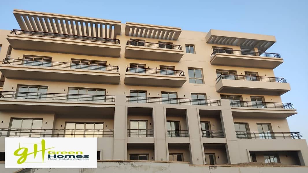 Apartment for sale in a prime location overlooking the golf course at an amazing price, with an area of ​​152 square meters, ready for delivery 2