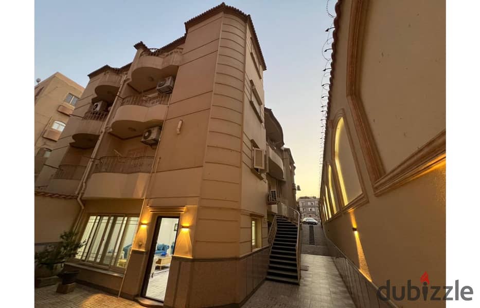 Villa 300m for sale ultra super lux finishing in new cairo banafseg 2 4