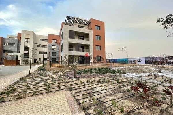 For sale, an apartment with immediate receipt in the heart of Fifth Settlement and New Cairo in District 5 10